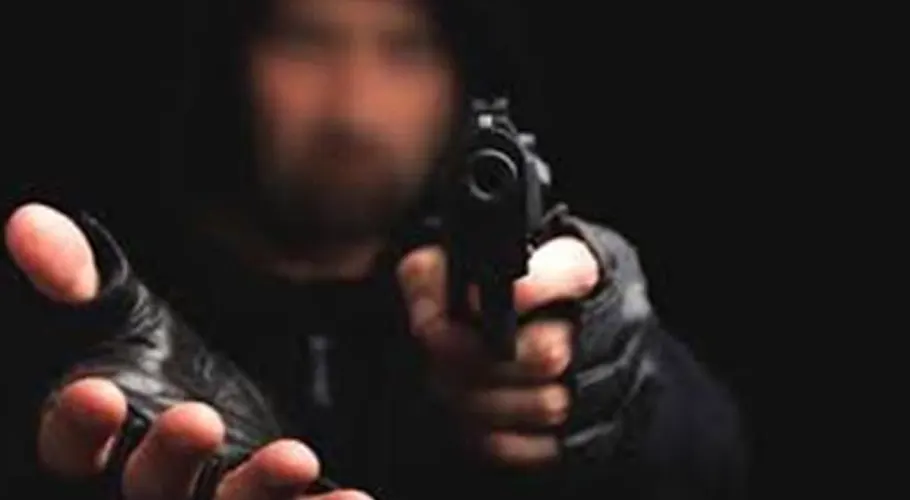 کراچی: صدر میں ڈاکوؤں نے تاجر سے 80 لاکھ لوٹ لیے