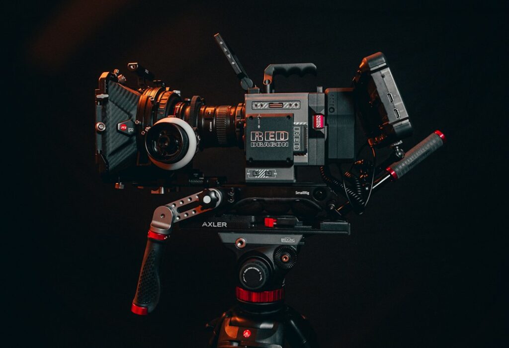 فلم کے کیمرے کی علامتی تصویر، پاکستانی فلم وکھری کی خبر