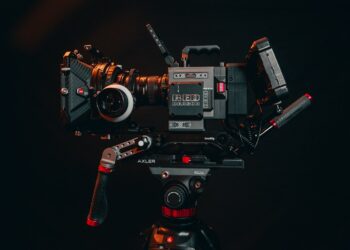 فلم کے کیمرے کی علامتی تصویر، پاکستانی فلم وکھری کی خبر